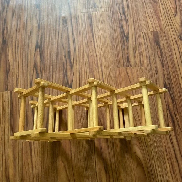 Expandable Wooden Rack - Picture 3 of 5